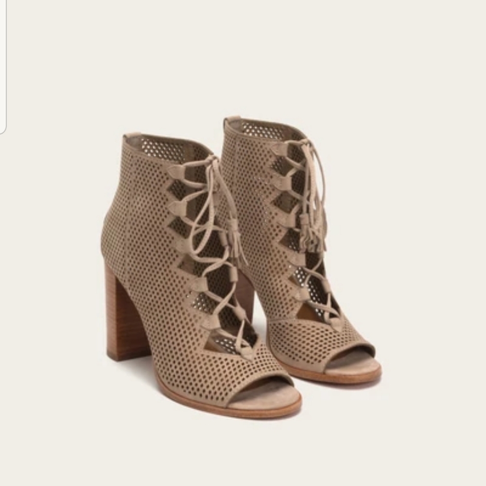 FRYE Gabby Perf Ghillie lace up sandals taupe
